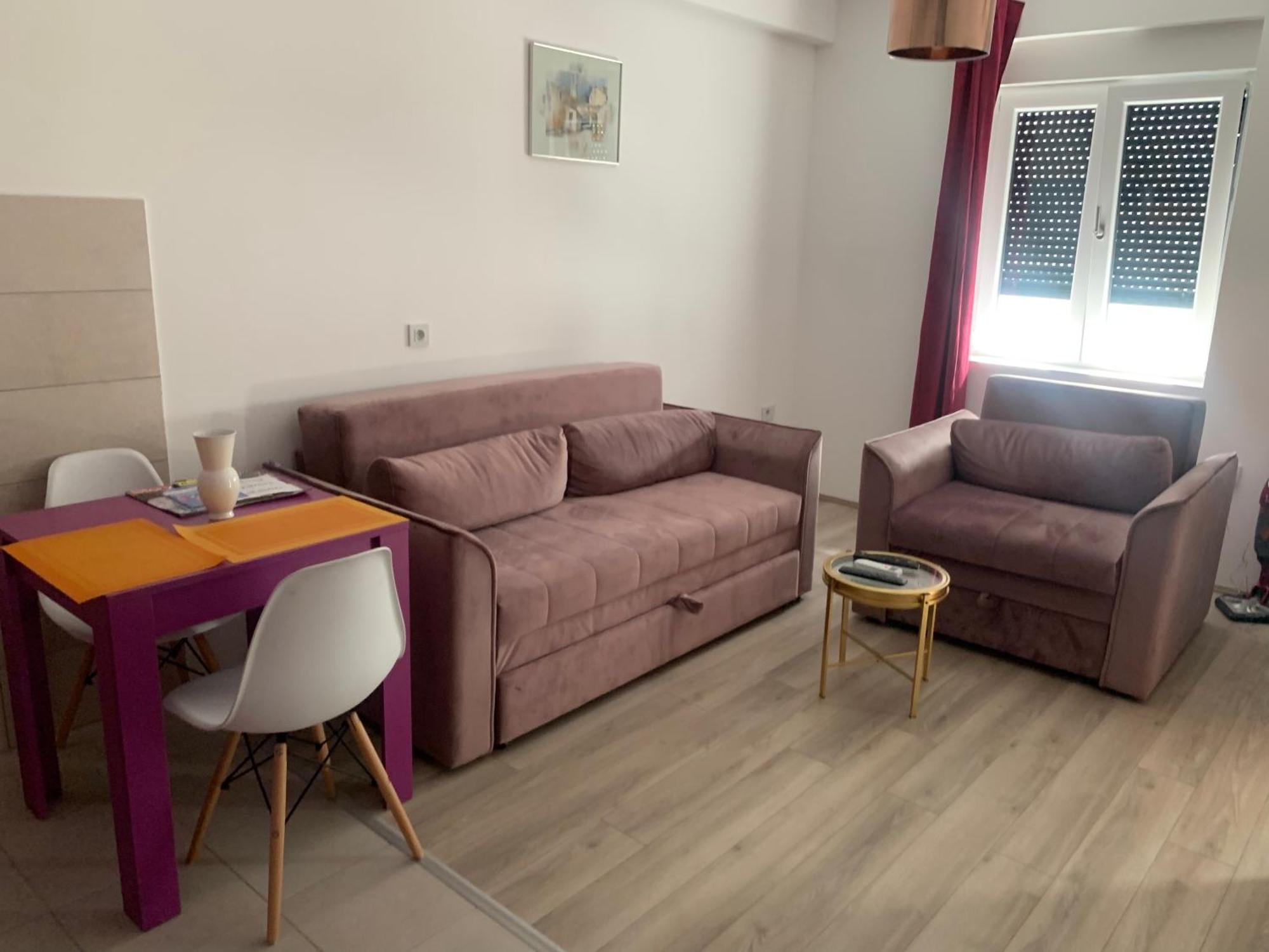 De Lux Nedeljkovic Aparthotel Jagodina Kültér fotó